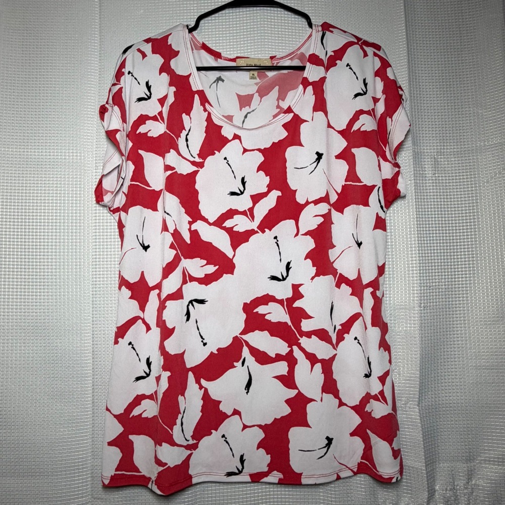 Diana Belle Floral Top XL Red White Hibiscus Print Cap Sleeve Scoop Neck